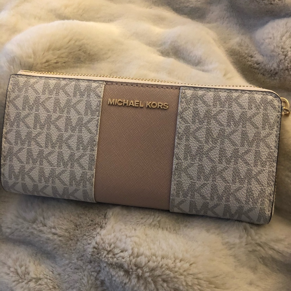 MK center stripe brand new wallet